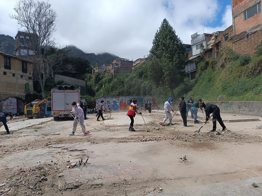 Acciones de limpieza en antigua plaza Rumichaca