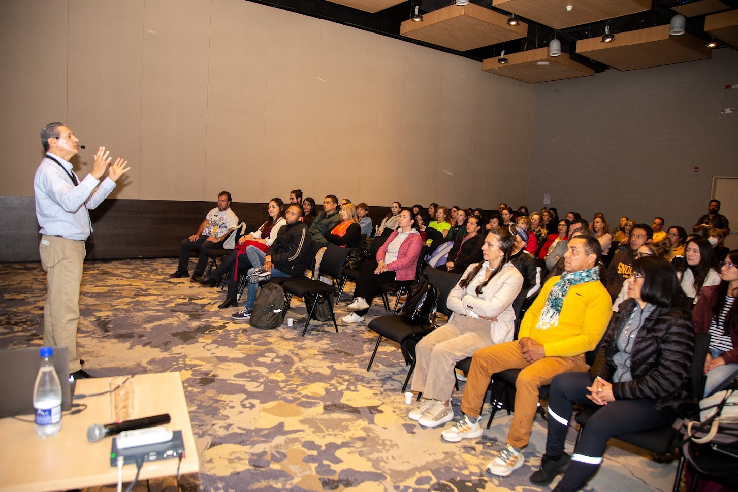 Jornada estratégica reunió a cerca de 400 docentes de tres localidades