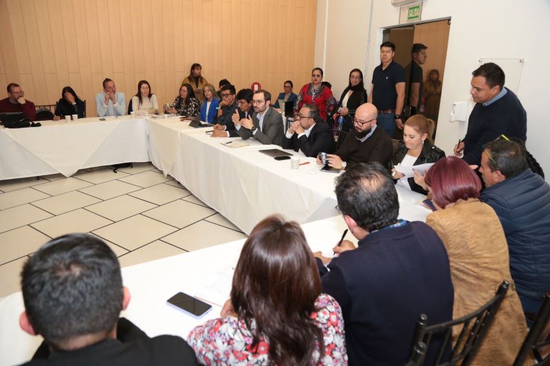 Rectoras y rectores de colegios oficiales impulsan el Plan Sectorial de Educación en Mesas Distritales