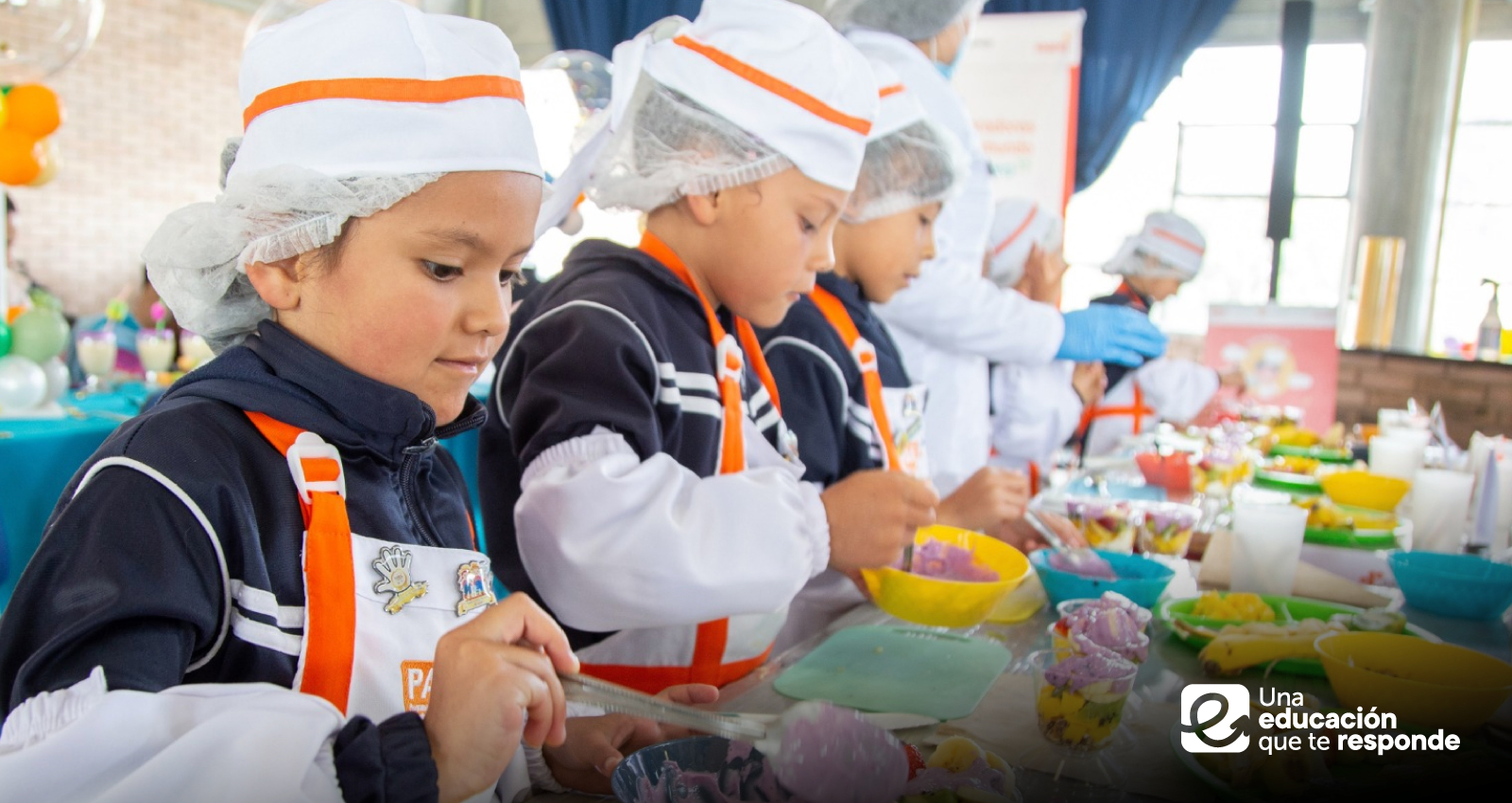 Estudiantes de colegio distrital