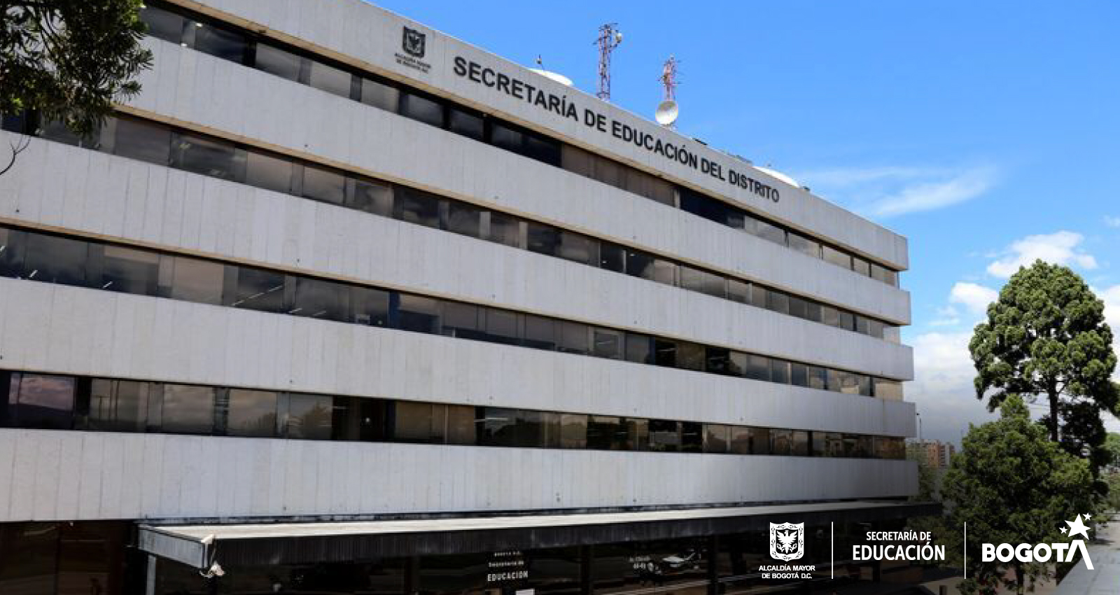 Foto fachada de edificio de la Secretaría de Educación del Distrito
