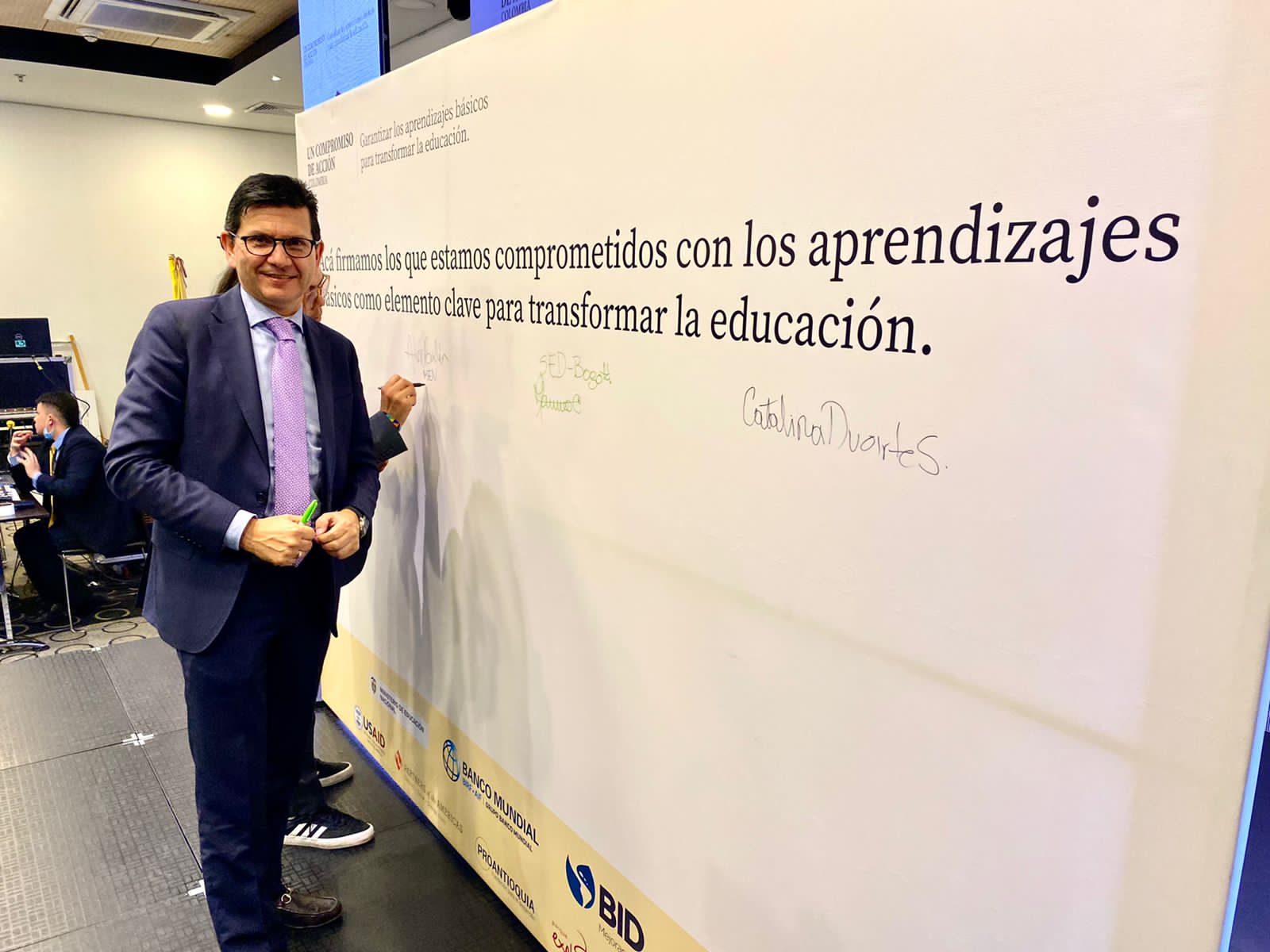 Bogotá ratifica compromiso para garantizar que niñas y niños aprendan a leer y a escribir en sus primeros años de vida