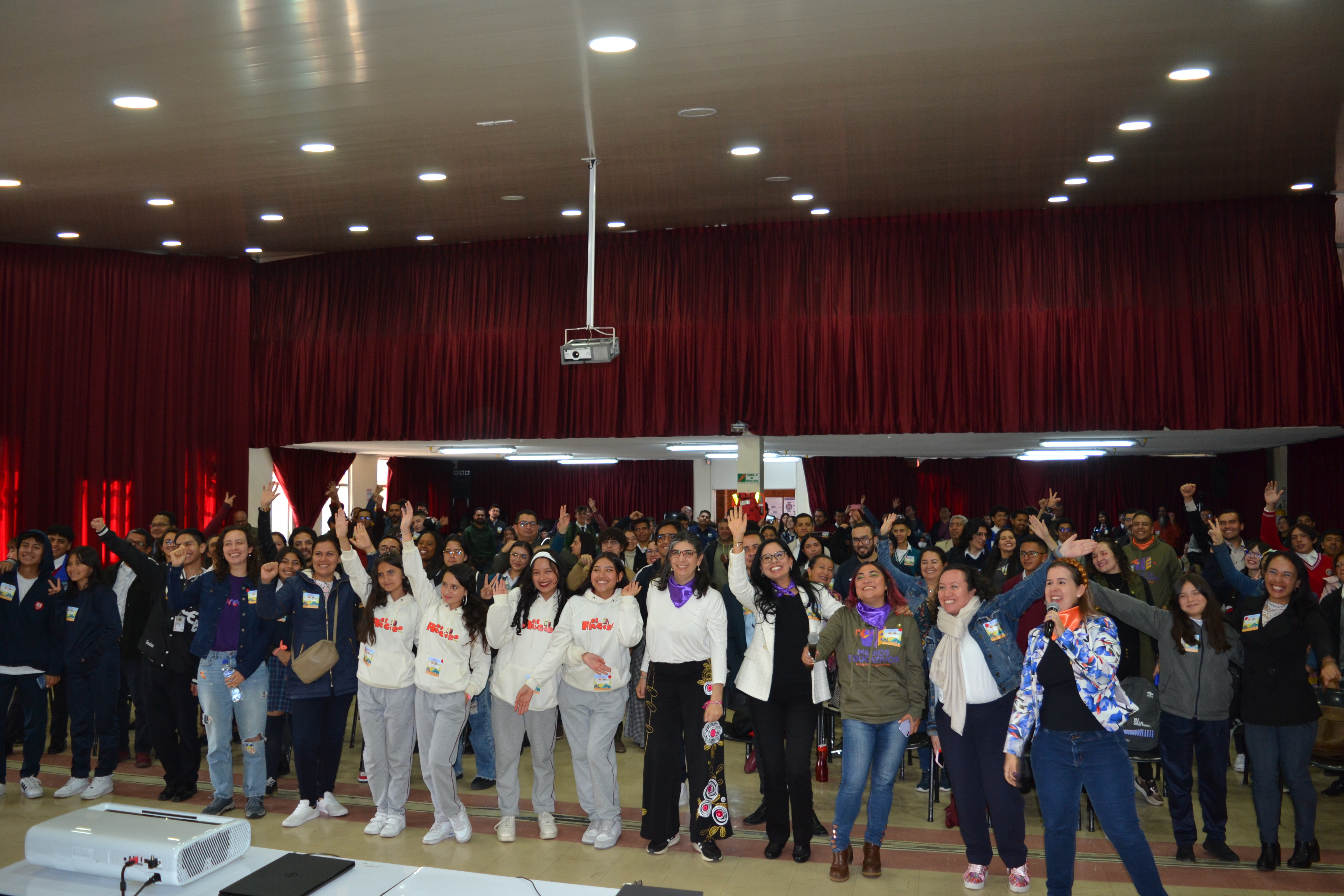 El primer Festival Distrital de Medios Escolares reconoció las mejores iniciativas audiovisuales, sonoras y digitales