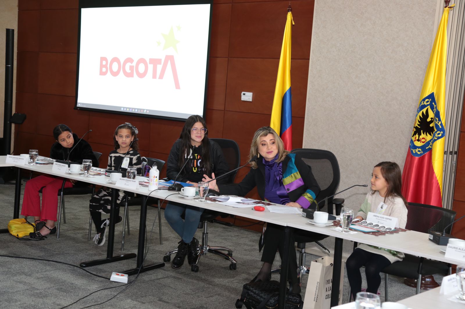 Edna Bonilla Seba, trabajando