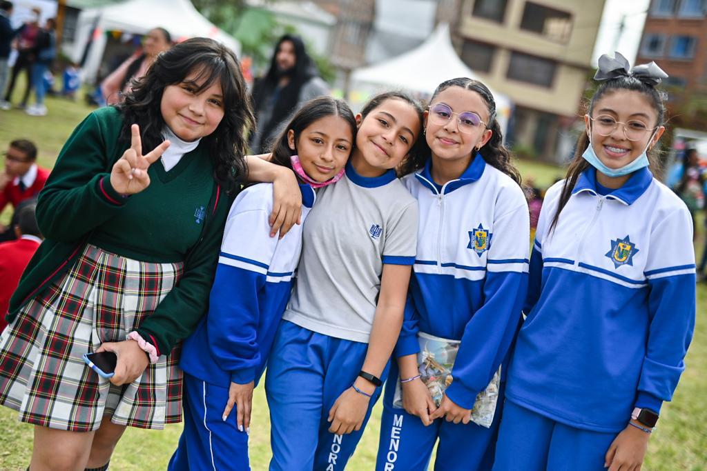 Estudiantes disfrutando del evento