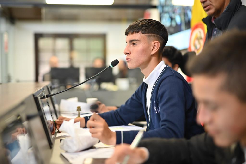 Cabildantes estudiantiles presentaron proyecto de acuerdo sobre diversidad ante el Concejo de Bogotá