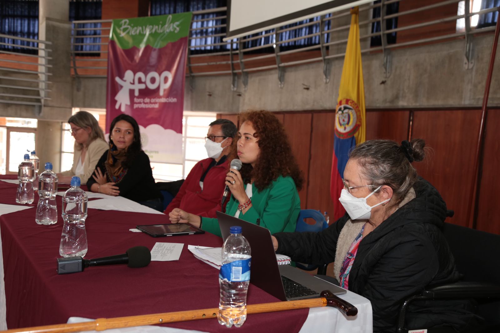 Estudiantes mujeres de colegios de Bogotá recibieron orientación para el futuro profesional en ciencias, tecnología, ingeniería y matemáticas