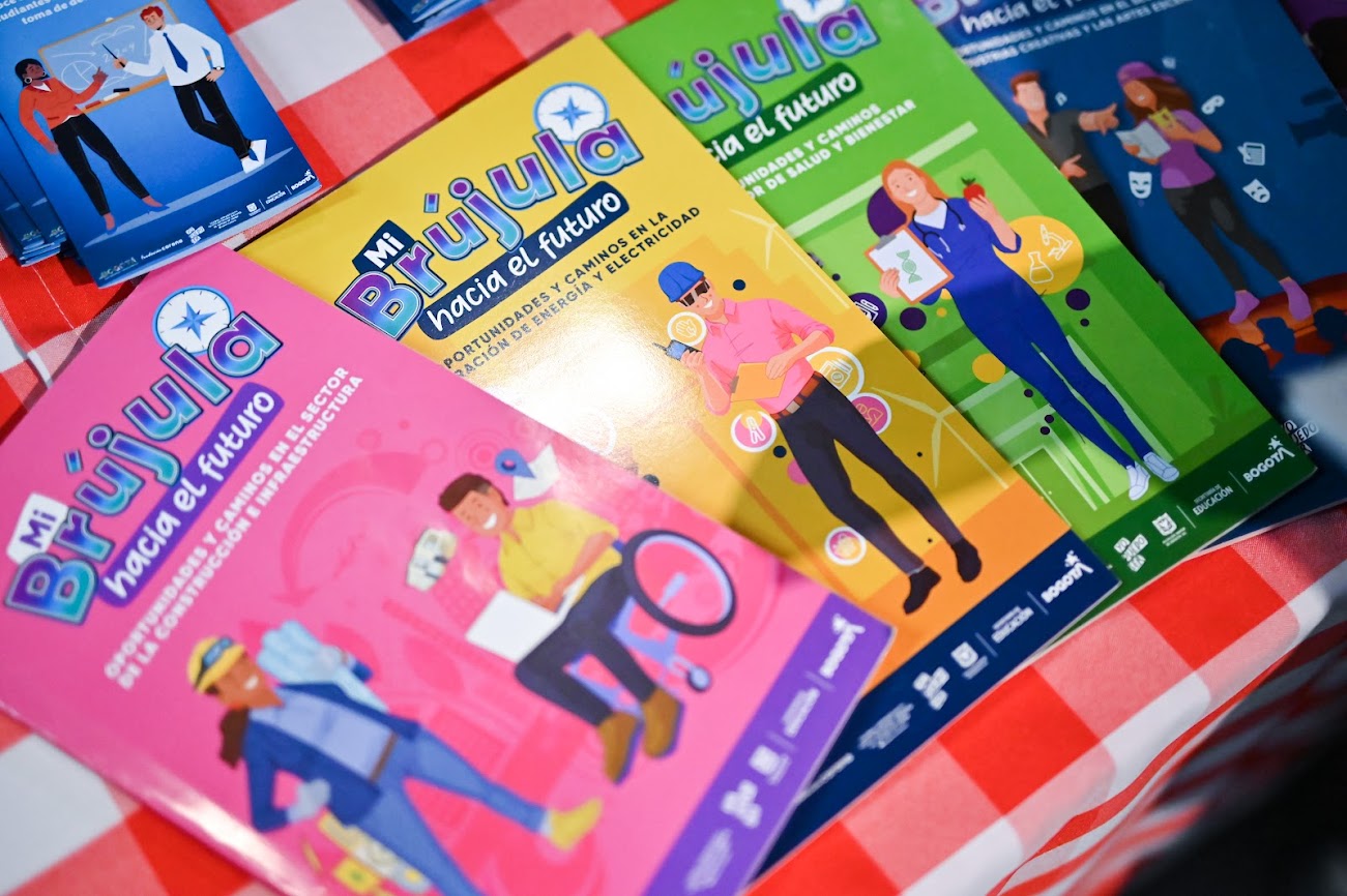 ¿Eres estudiantes de 10° y 11°? Conoce qué estudiar y en qué trabajar en el mundo de hoy