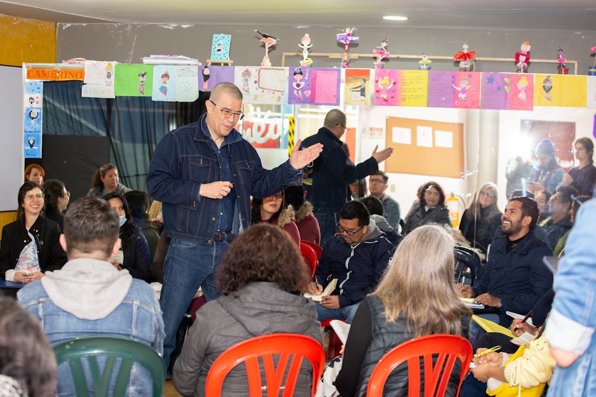 Dago García compartió un taller audiovisual con maestras y maestros en el Festival Escolar de las Artes Escolares