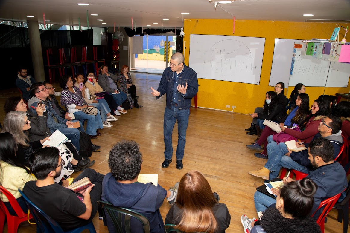 Dago García compartió un taller audiovisual con maestras y maestros en el Festival Escolar de las Artes Escolares