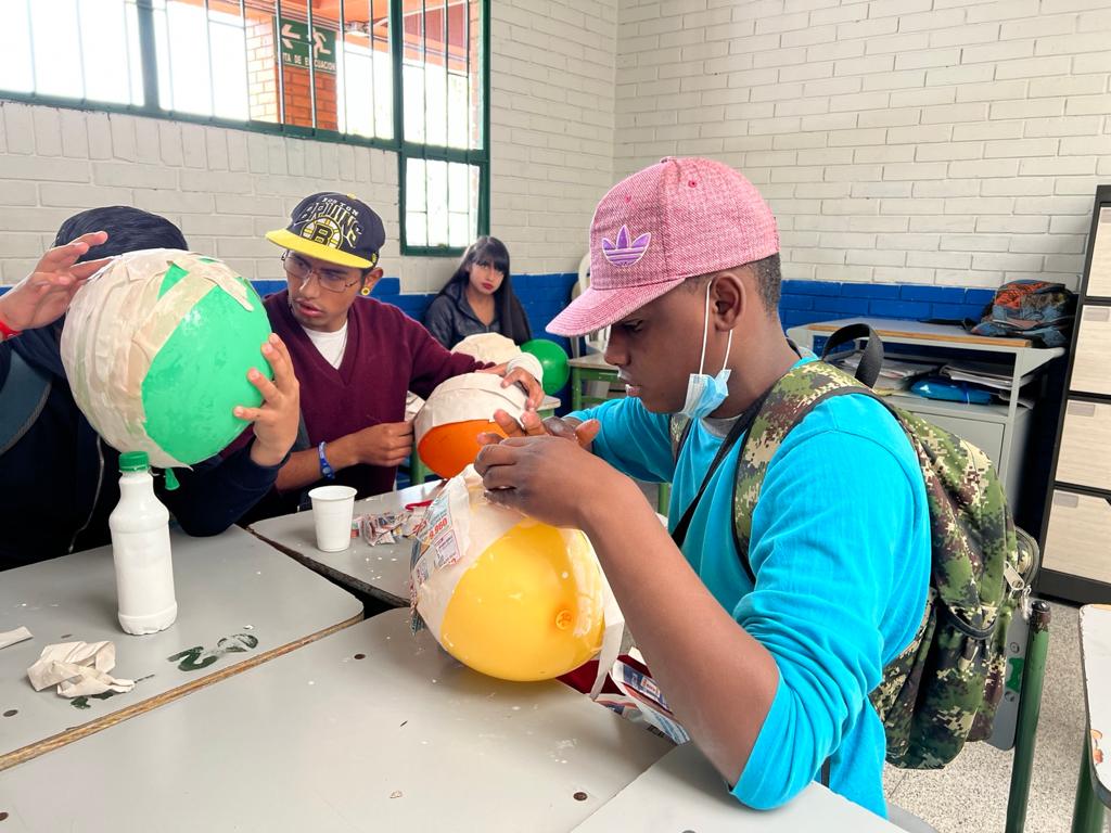 Bogotá crea estrategia de educación flexible diseñada para jóvenes que buscan vidas alejadas del delito