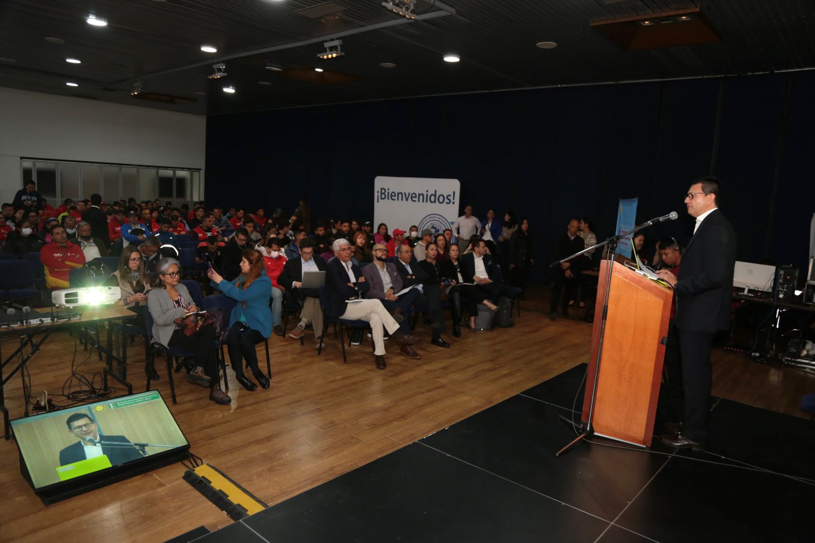 Médicos y docentes intercambiaron experiencias sobre prevención de lesiones en el deporte escolar