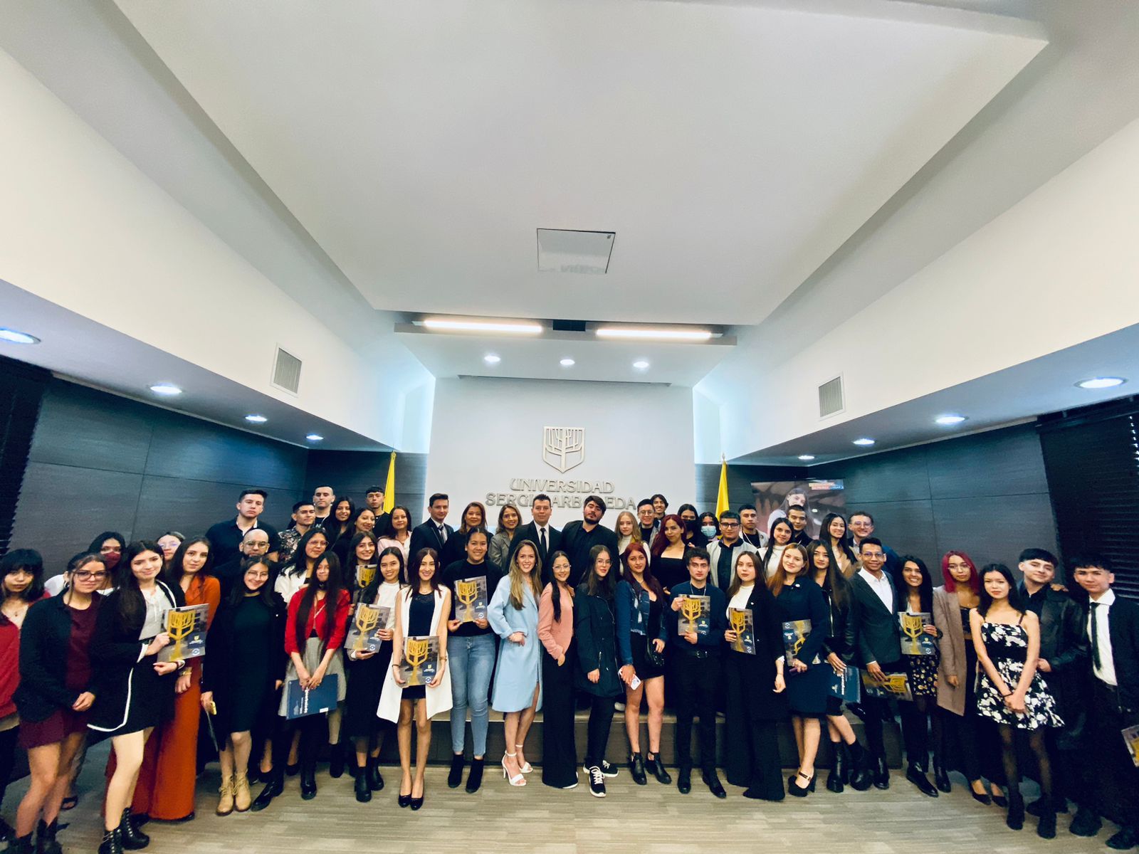 Programa ‘Reto a la U’ ganó premio de La Red de Educación Continua de Latinoamérica y Europa 2023