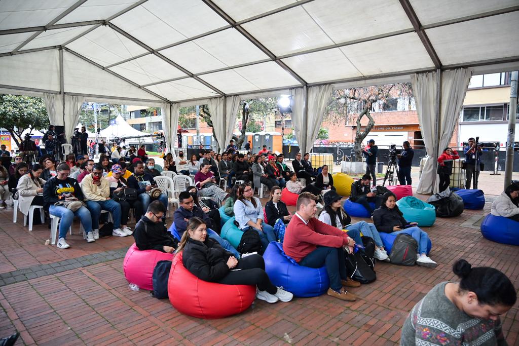 Con Todos a la U, 40 mil personas de Bogotá acceden a formación para el trabajo 