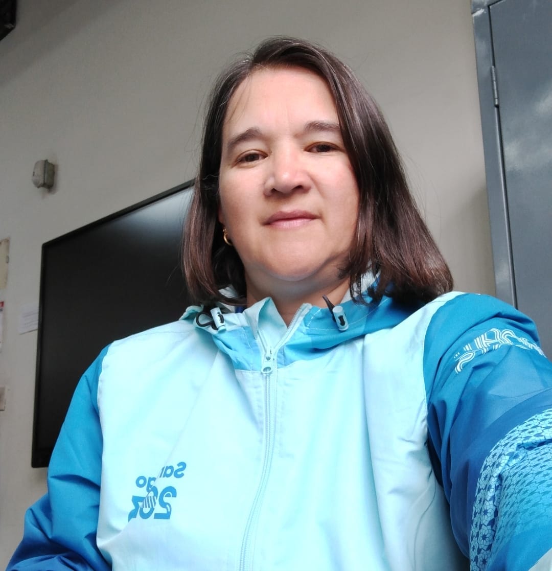 Una maestra del colegio público Francisco Primero en Bogotá es la primera y única jueza internacional de canotaje en Colombia