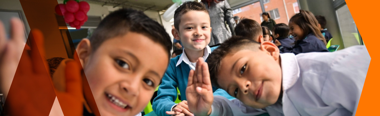 Estudiantes de colegio distrital