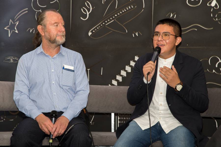 Profe Óscar Quitian y estudiante Juan Diego 