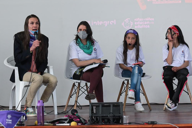 Conversatorio sobre escuela de género