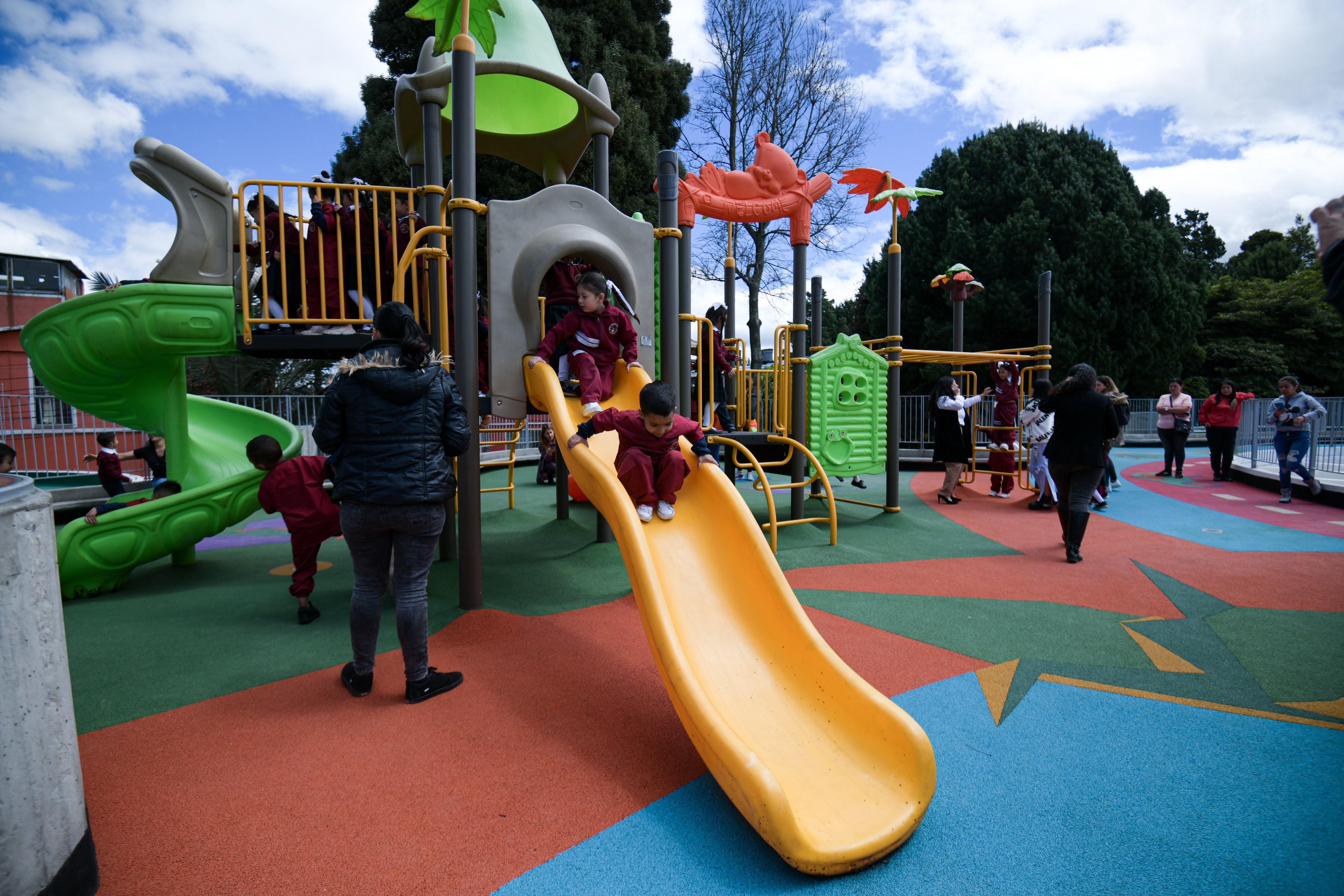 Ver la cara de felicidad de niñas y niños no tiene precio’: familias y docentes de Suba en inauguración de dos sedes de primera infancia