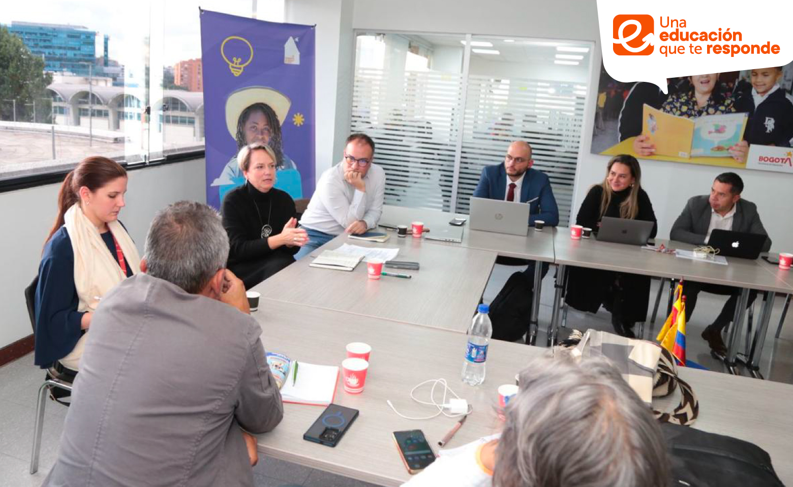 Secretaria de Educación, Isabel Segovia y representantes sindicales de FECODE