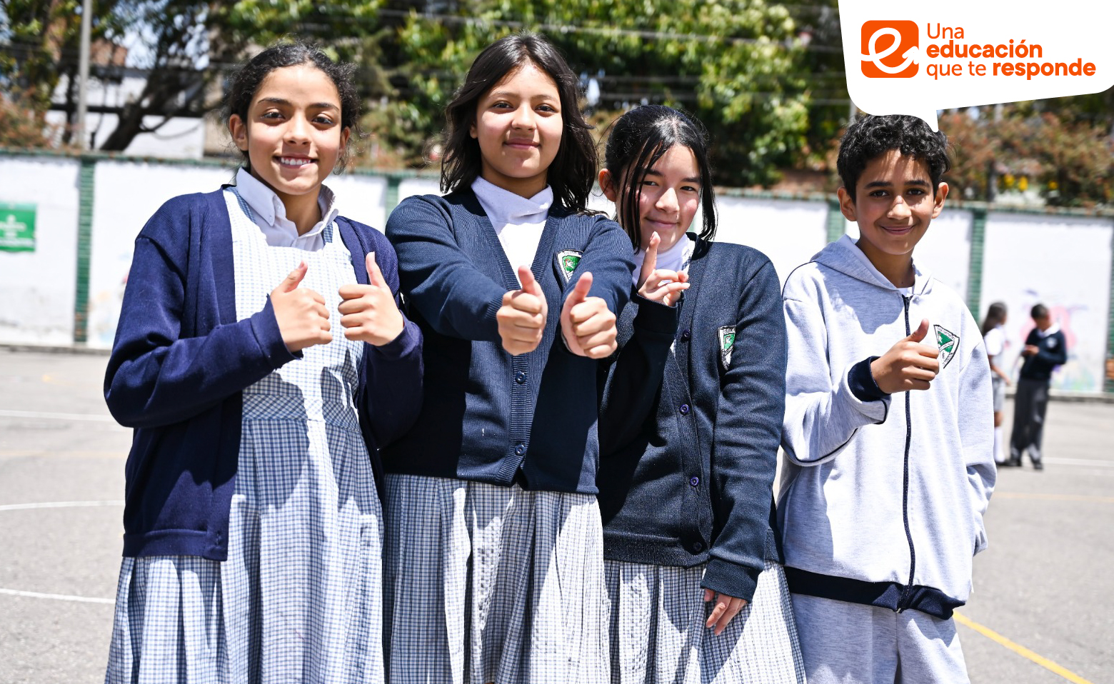 Alumnos de colegio distrital