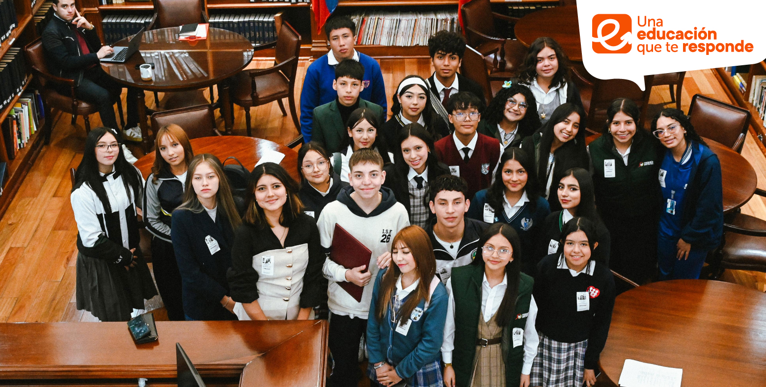 Estudiantes de colegio distrital