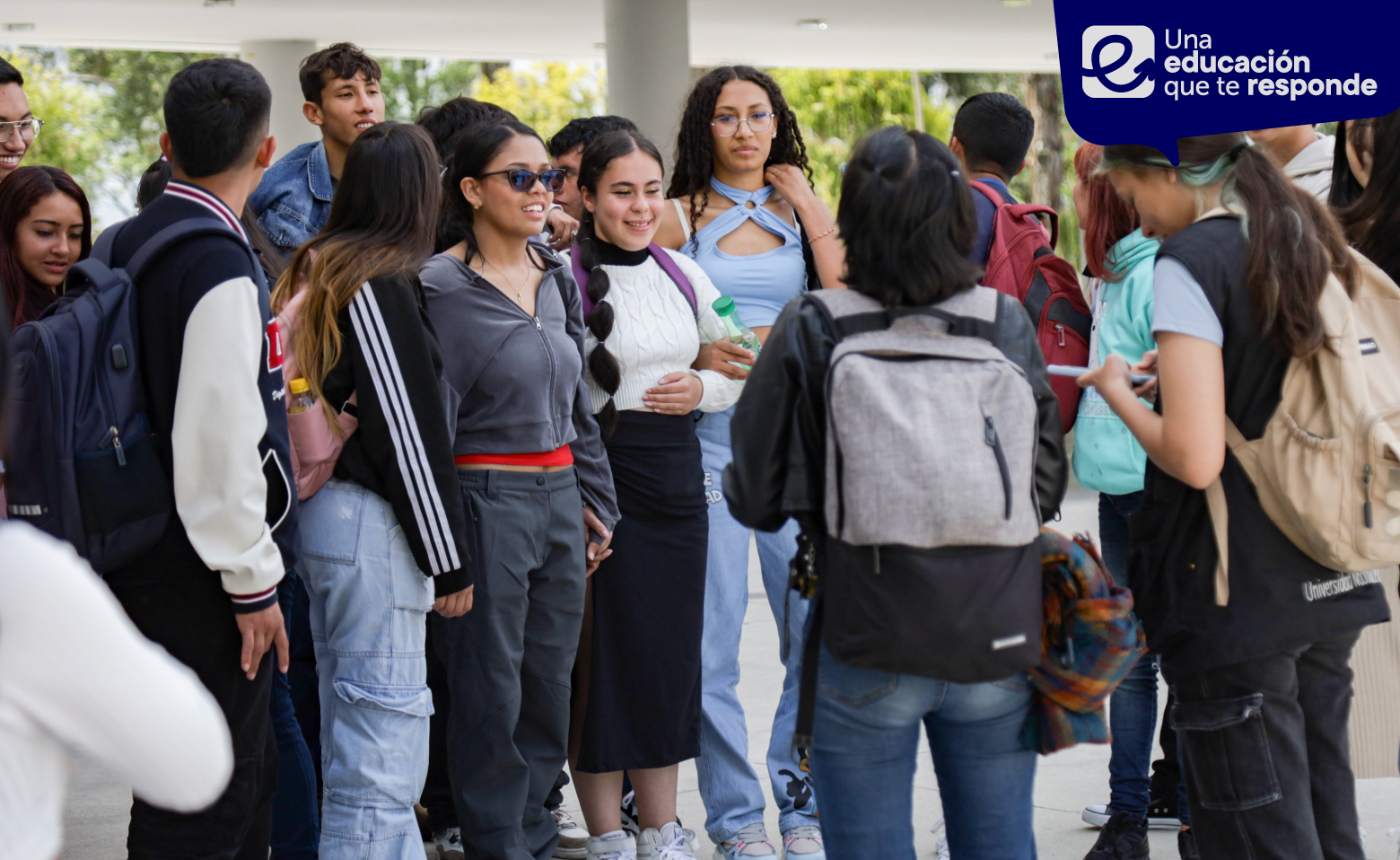 Estudiantes de colegio distrital