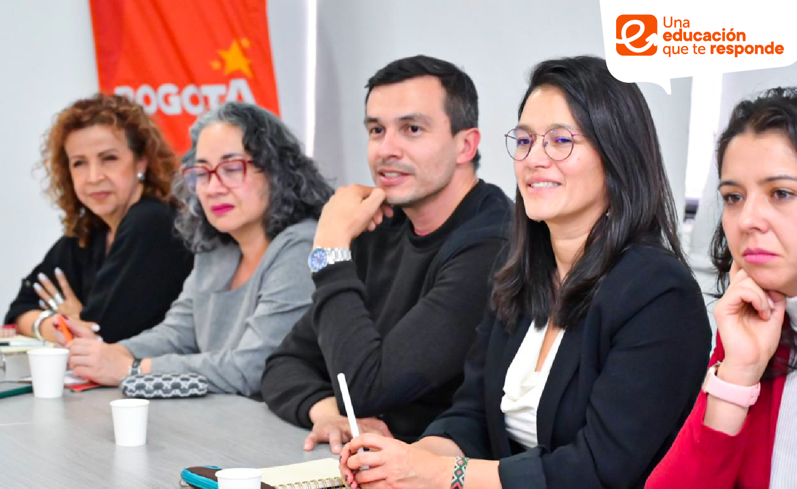 Reunión de posesión de su cargo las y los 19 nuevos directores locales de educación de Bogotá.