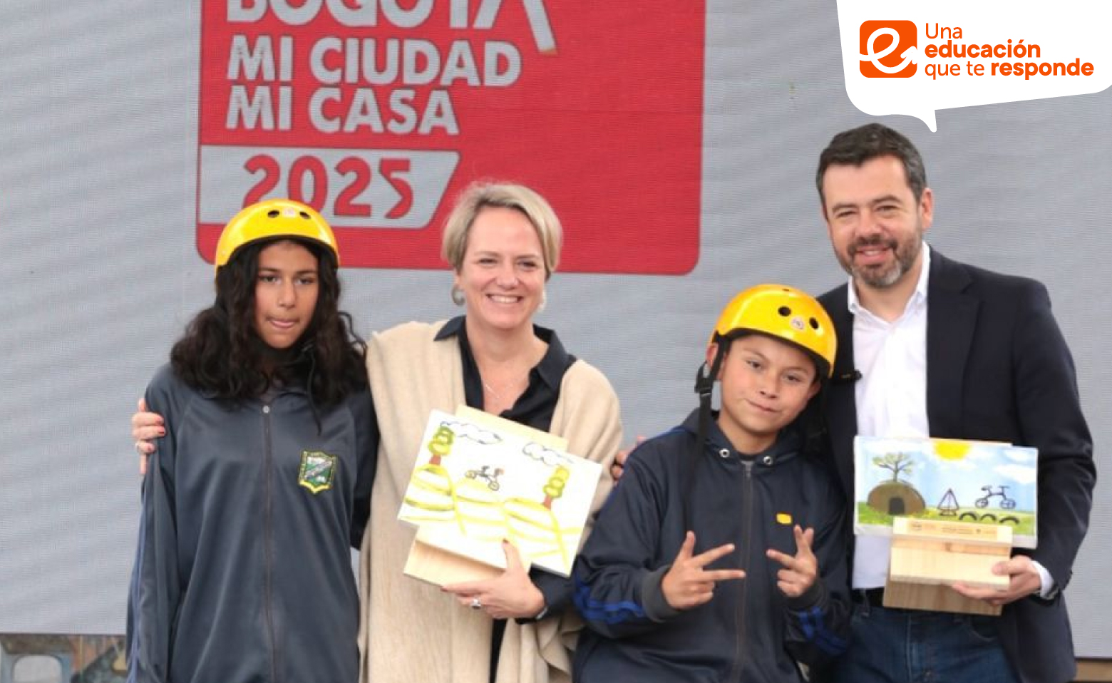 Alcalde de Bogotá y Secretaria de Educación del Distrito