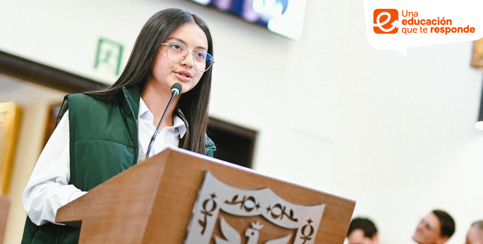 Estudiantes de colegio distrital