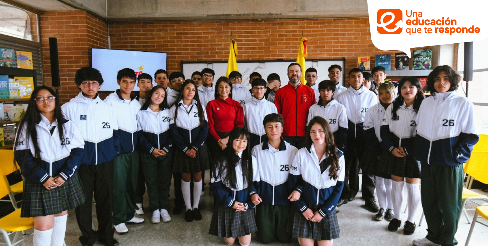 Estudiantes de colegio distrital