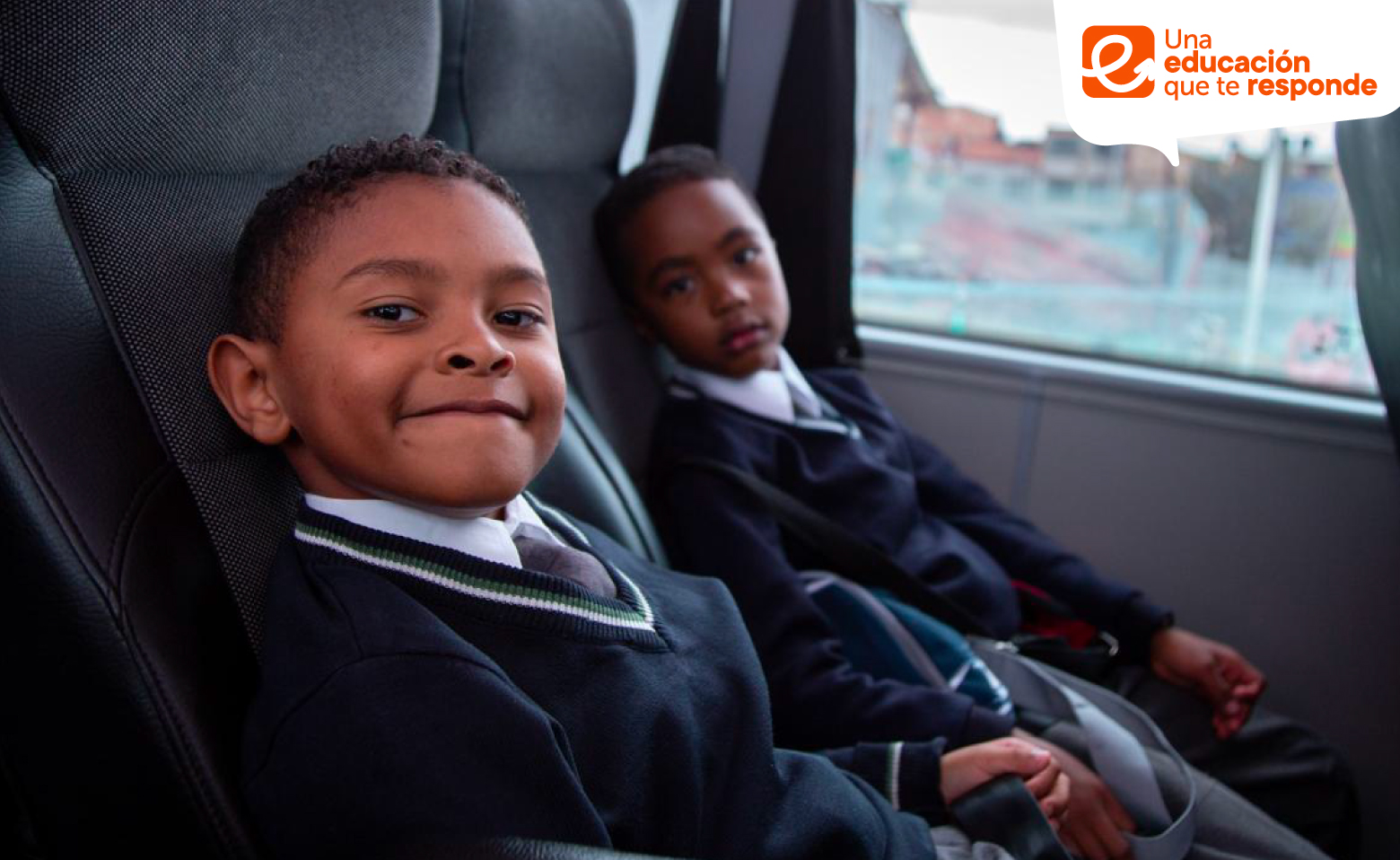 Estudiantes de colegio distrital