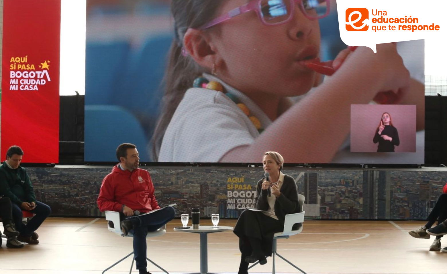 Alcalde de Bogotá y Secretaria de Educación del Distrito