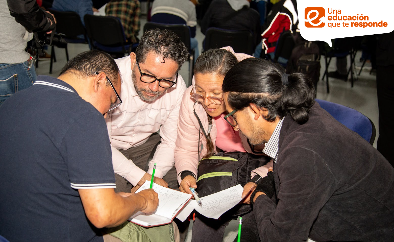 Mesa de trabajo de docentes
