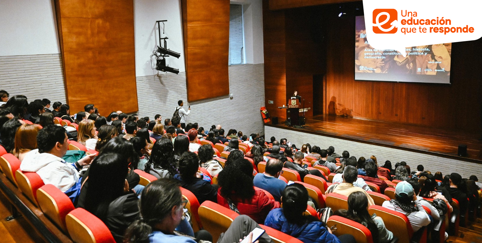 Estudiantes de colegio distrital