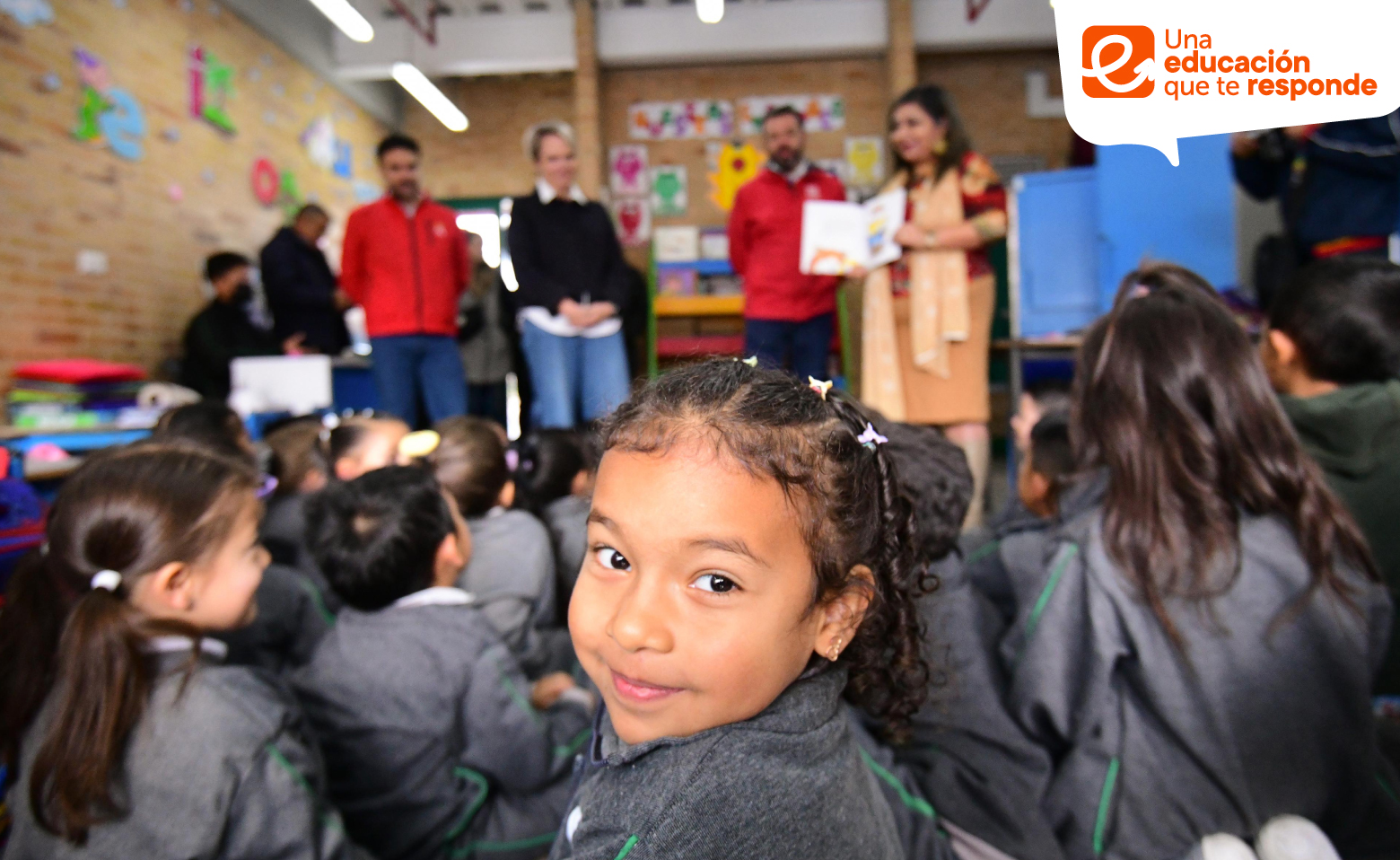 Estudiantes de colegio distrital