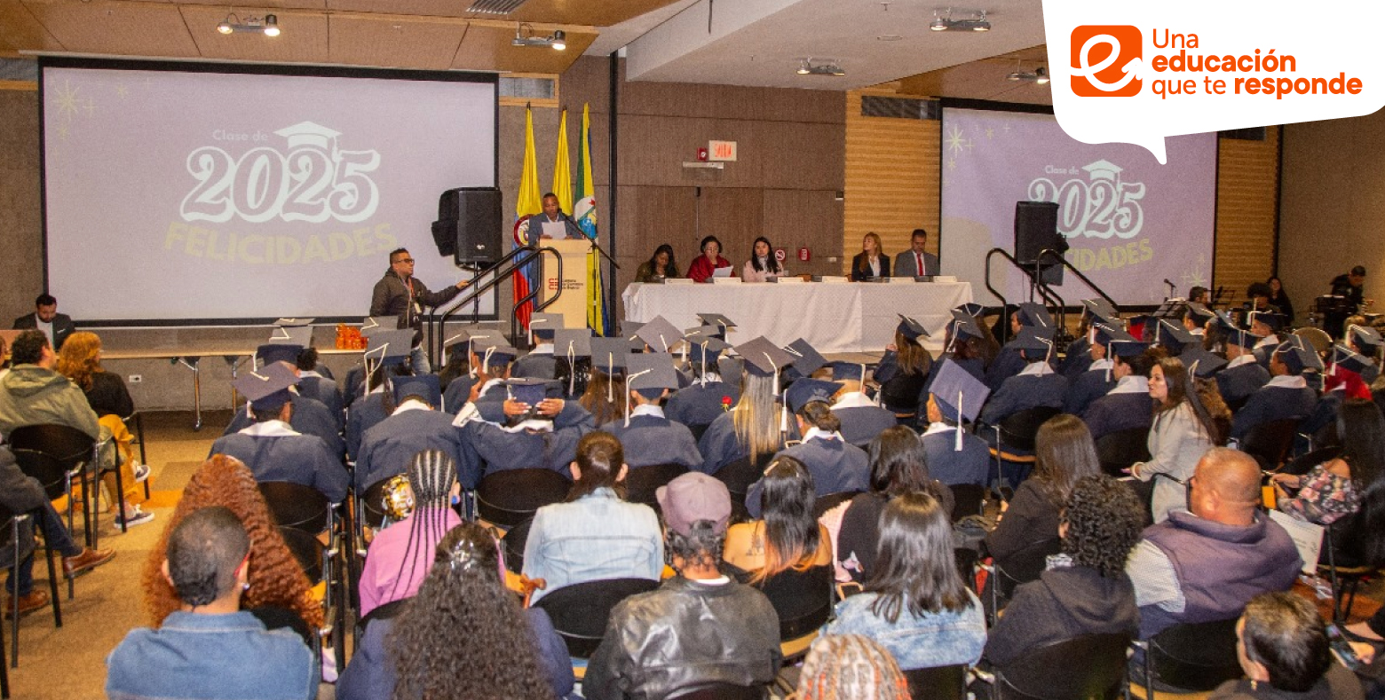 Estudiantes de colegio distrital