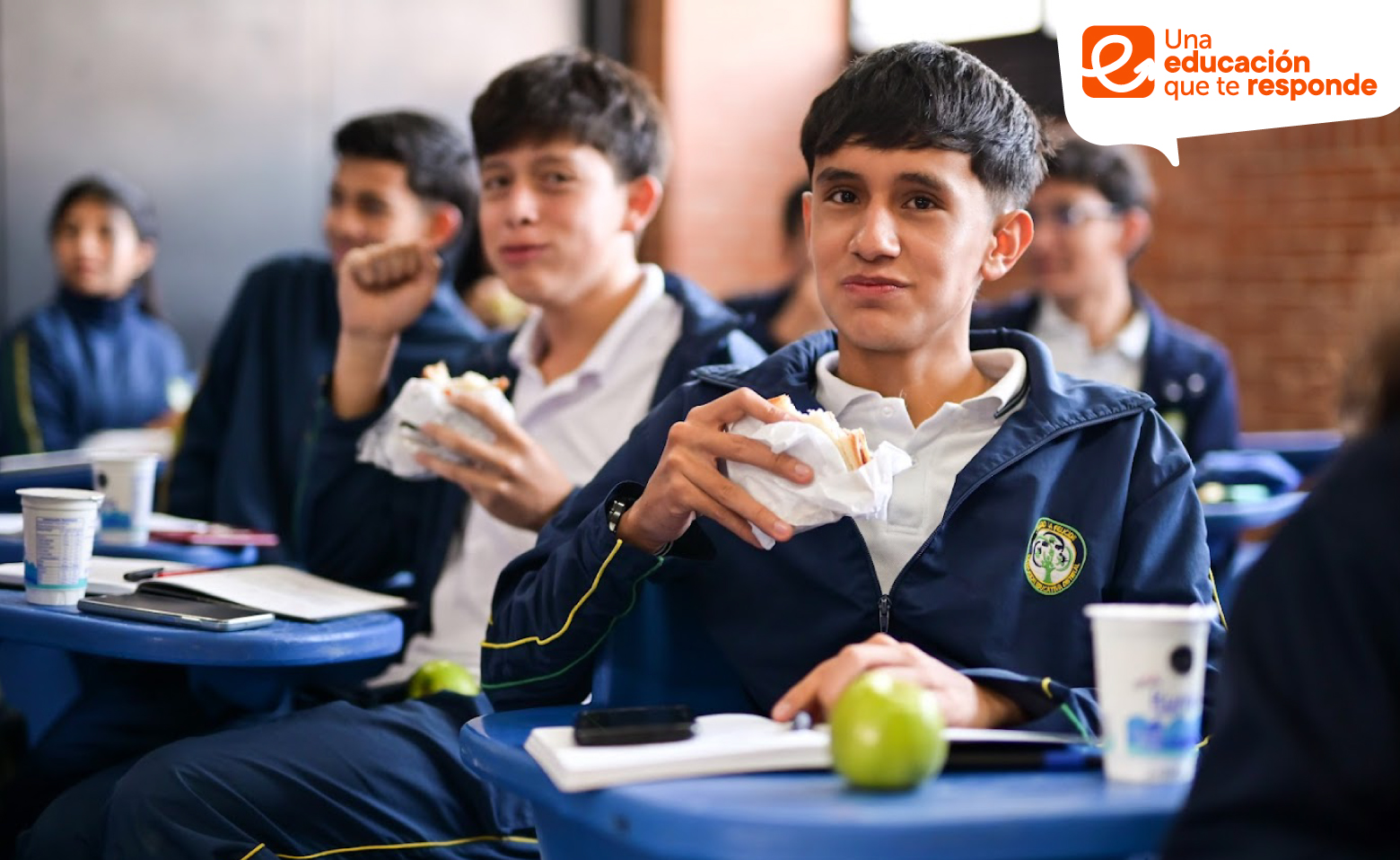 Estudiantes de colegio distrital