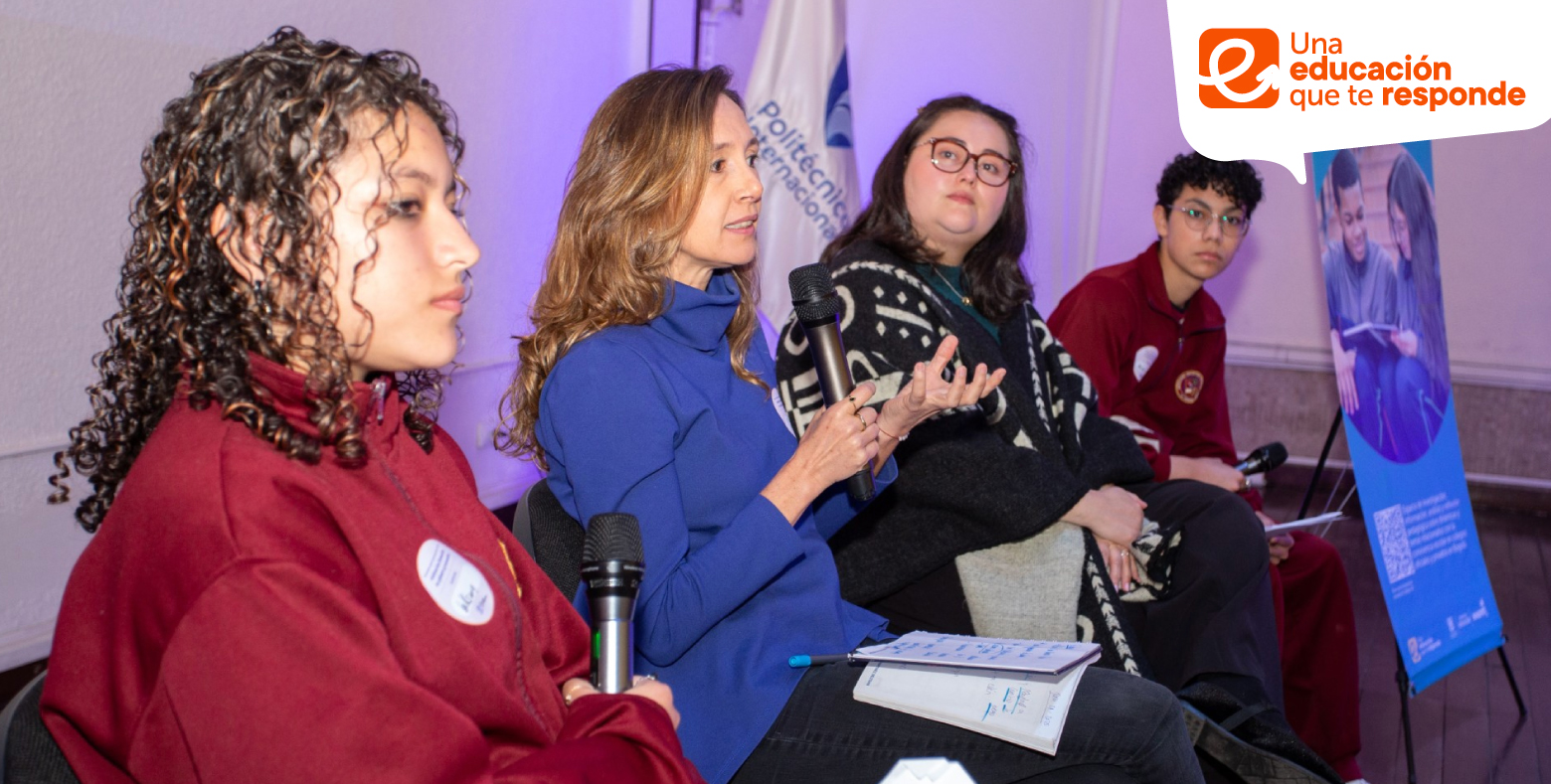 Estudiantes de colegio distrital