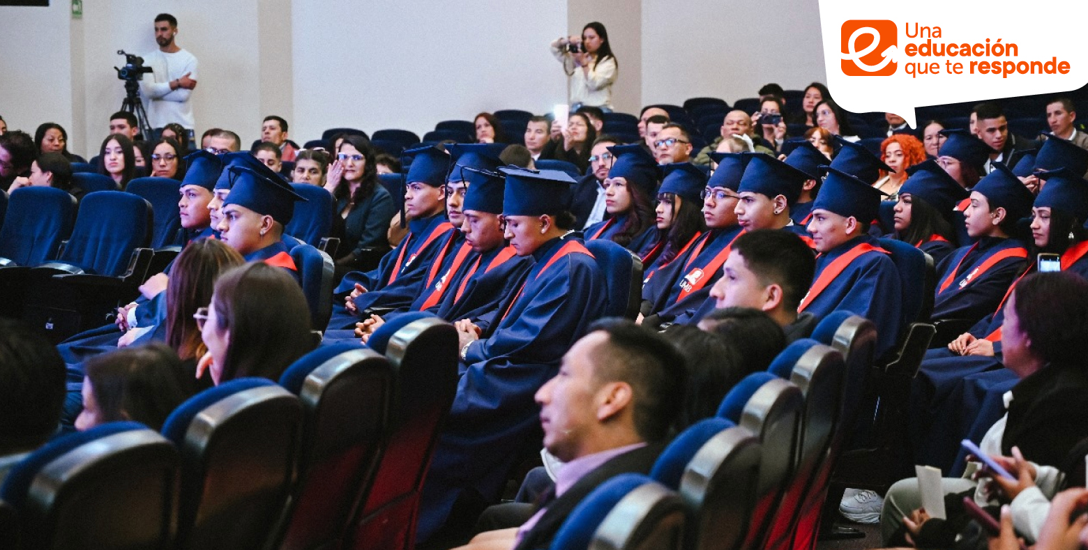 Estudiantes de colegio distrital