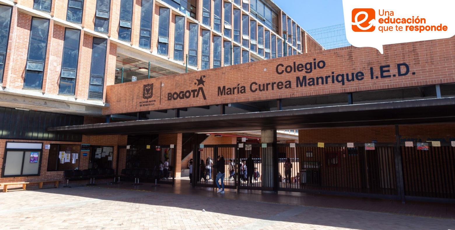 Estudiantes de colegio distrital