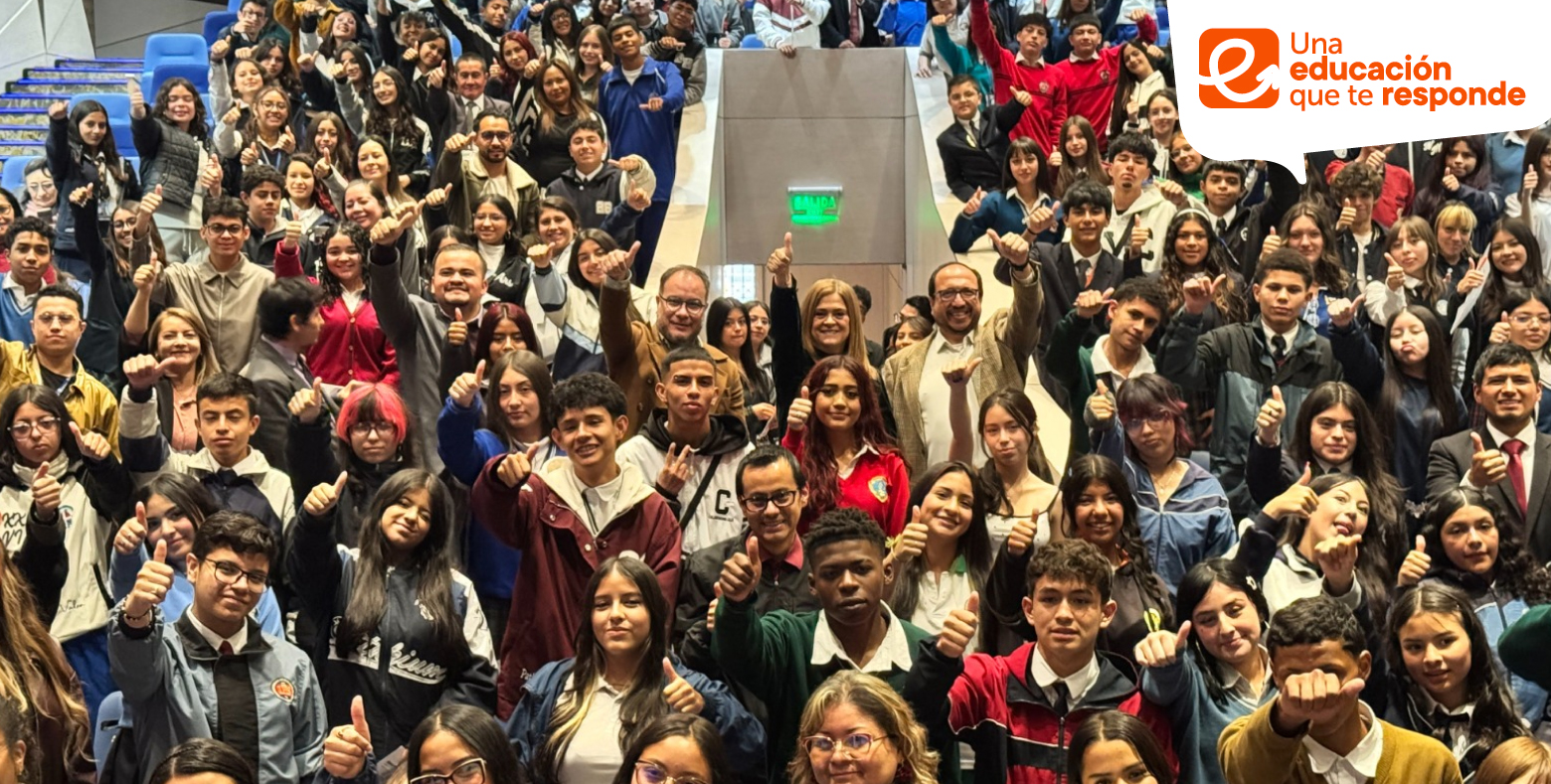 Estudiantes de colegio distrital