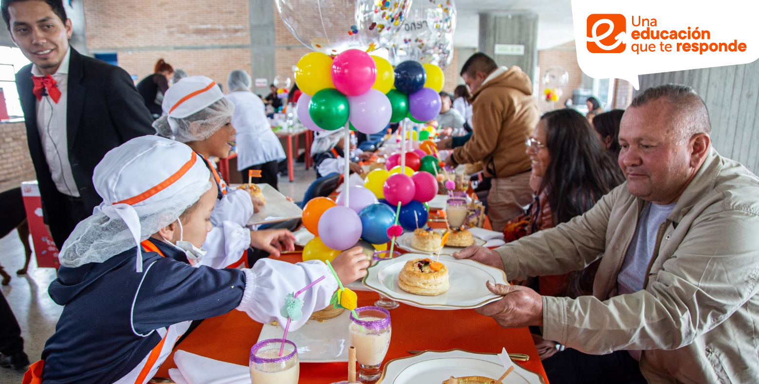 Estudiantes de colegio distrital