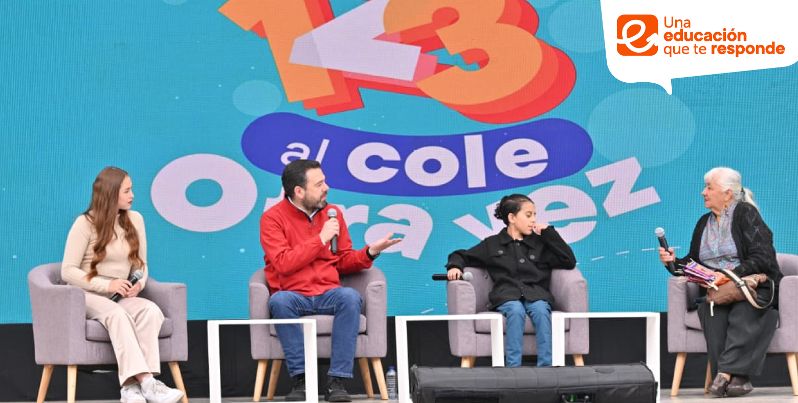 Estudiantes de colegio distrital