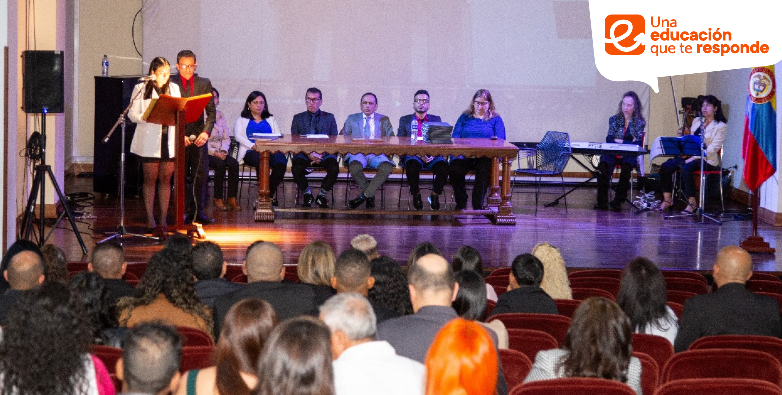 Estudiantes de colegio distrital