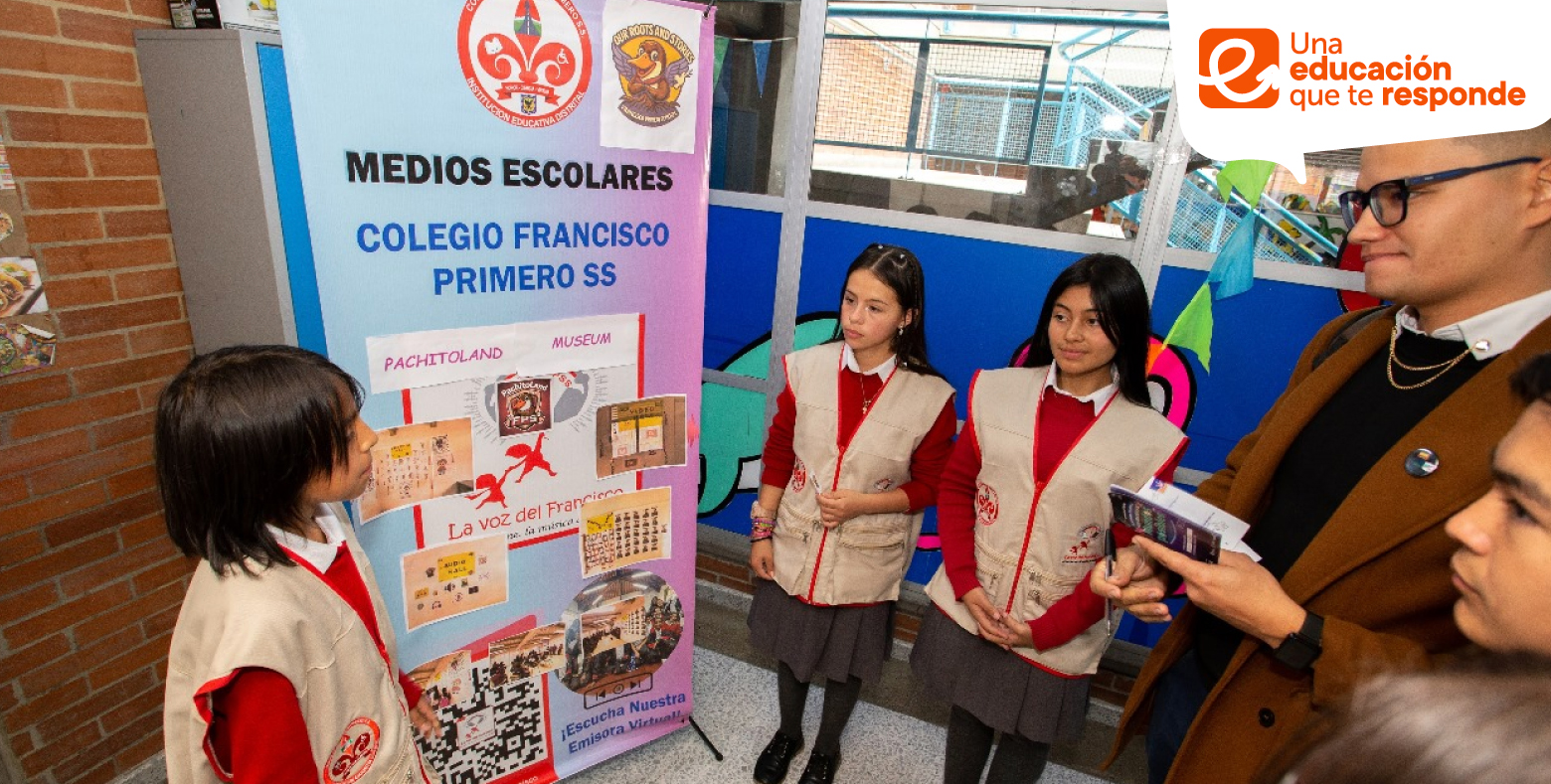 Estudiantes de colegio distrital