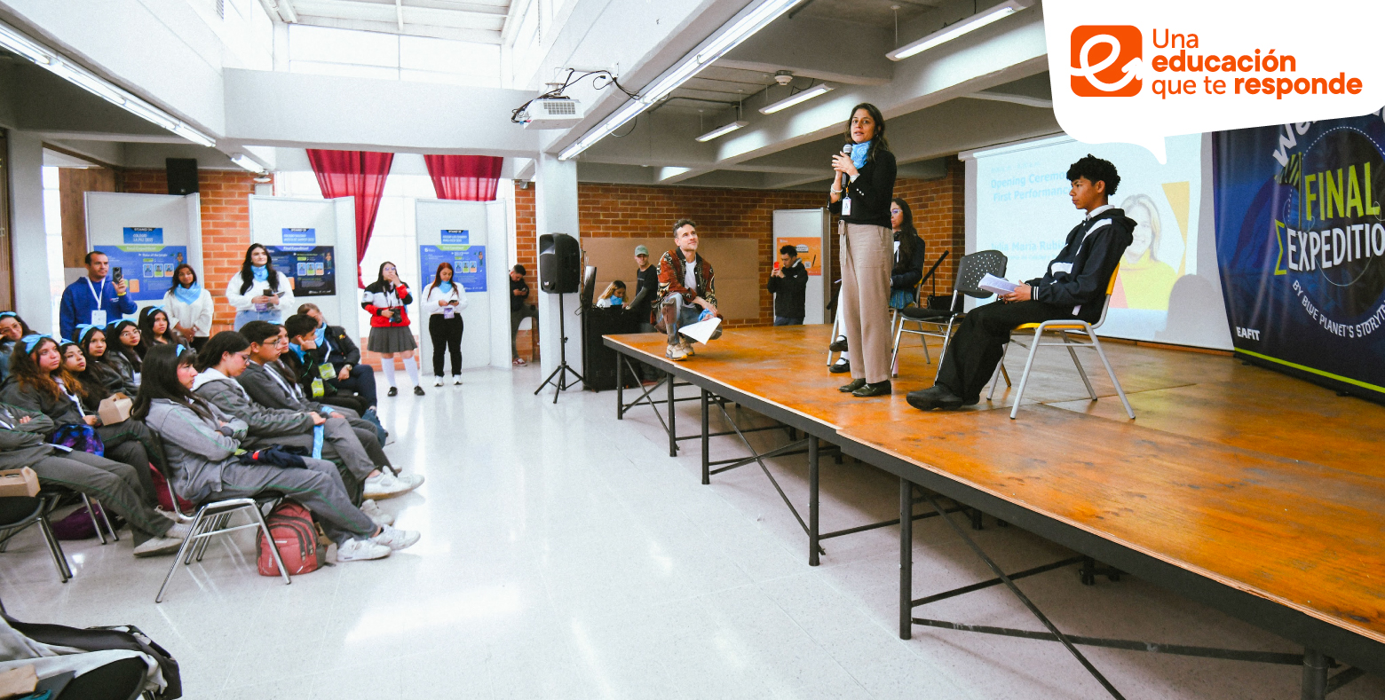 Estudiantes de colegio distrital
