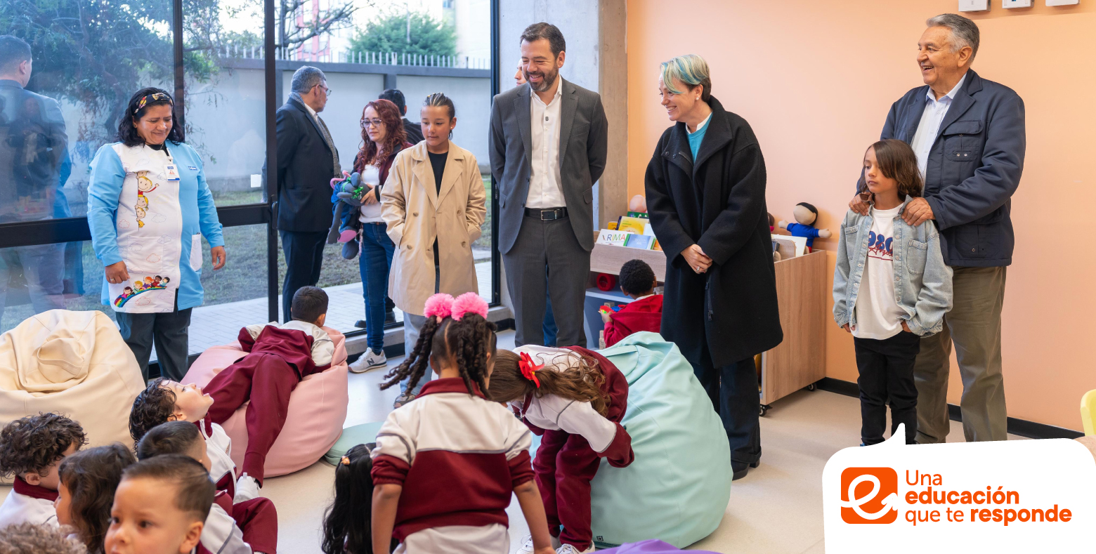 Alcalde de Bogotá y Secretaria de Educación del Distrito