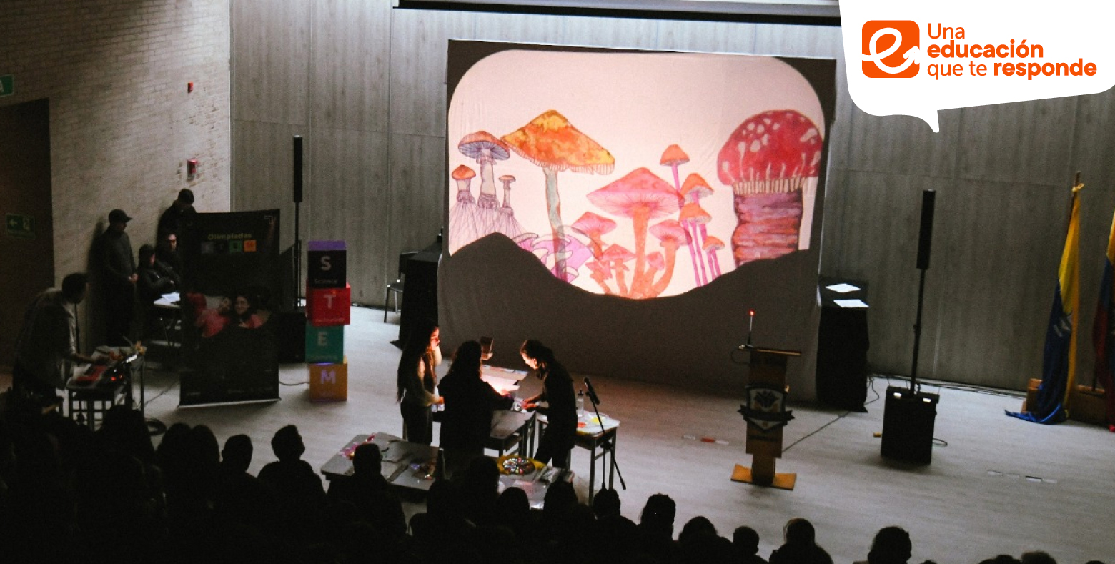 Estudiantes de colegio distrital