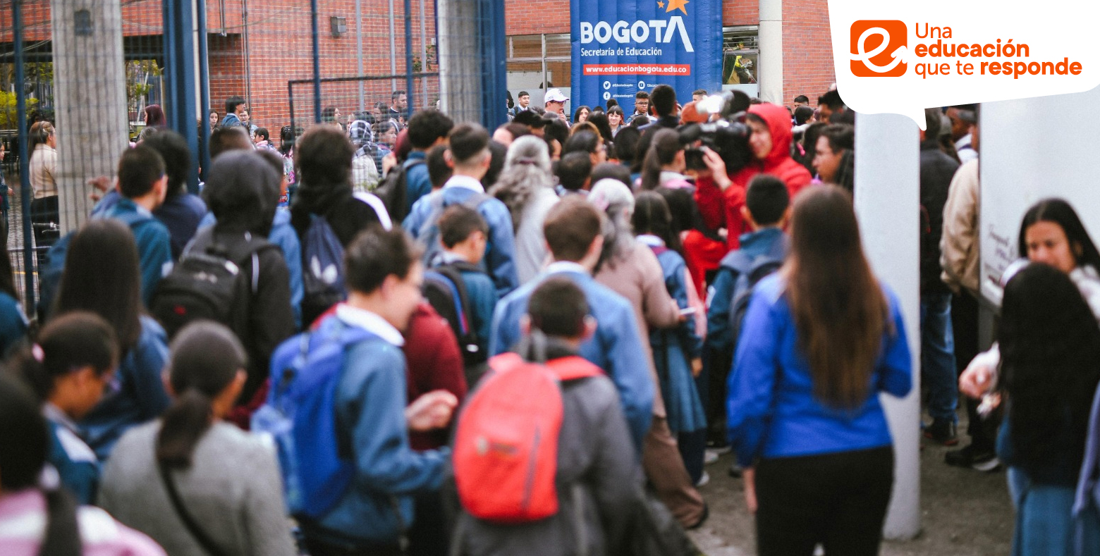 Estudiantes de colegio distrital